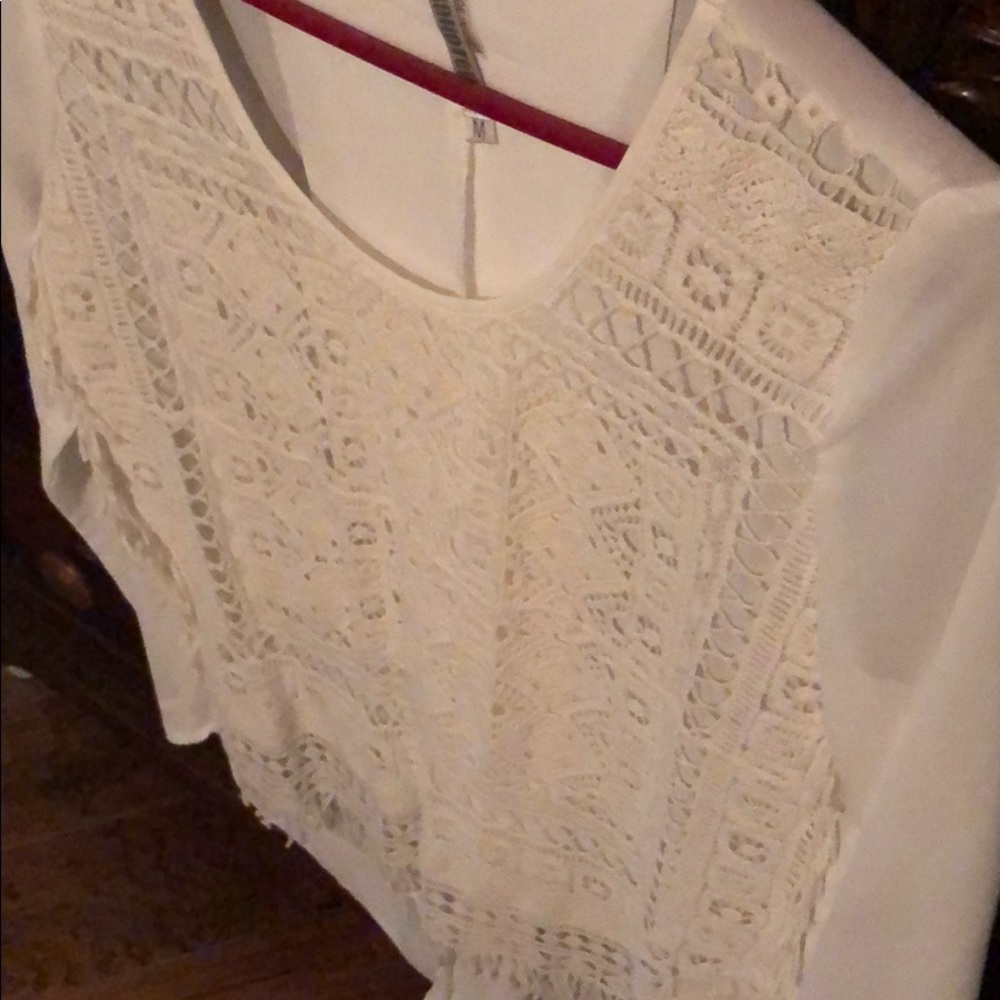 Women’s white long sleeve shirt